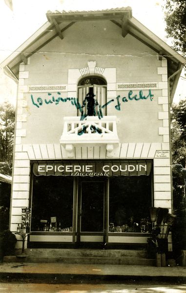 j Epicerie Coudin construite par Robert Lasserre, entrepren