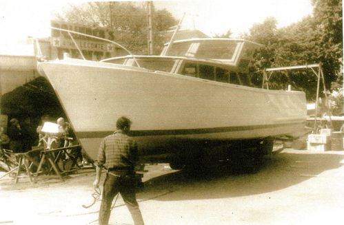 Un bateau juste avant sa mise à l'eau