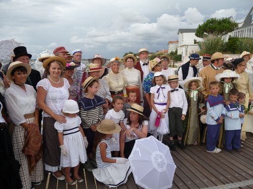 Toutes les générations costumées se sont retrouvées sur