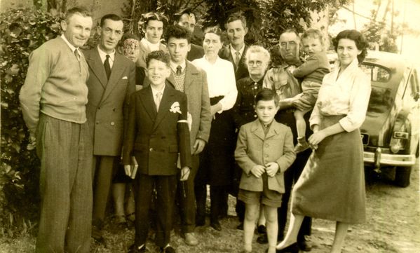 Profession de foi d'Henri Dominique Gaudin.De gauche à dro