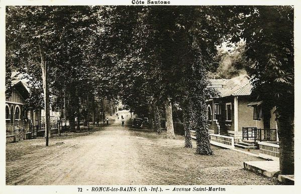Voie d'accès au Chalet Saint Martin qu'on aperçoit tout a
