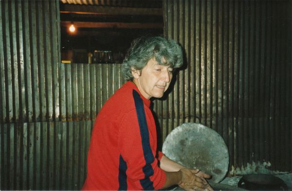 Jacqueline dans sa cabane en tôle de Bella Vista