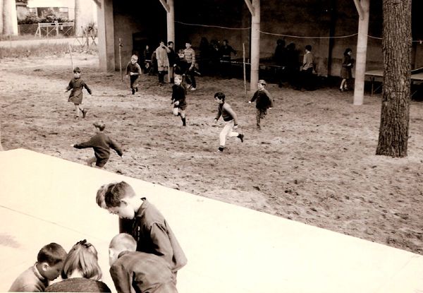 Copie de 1964-65 Cour et pr+®au